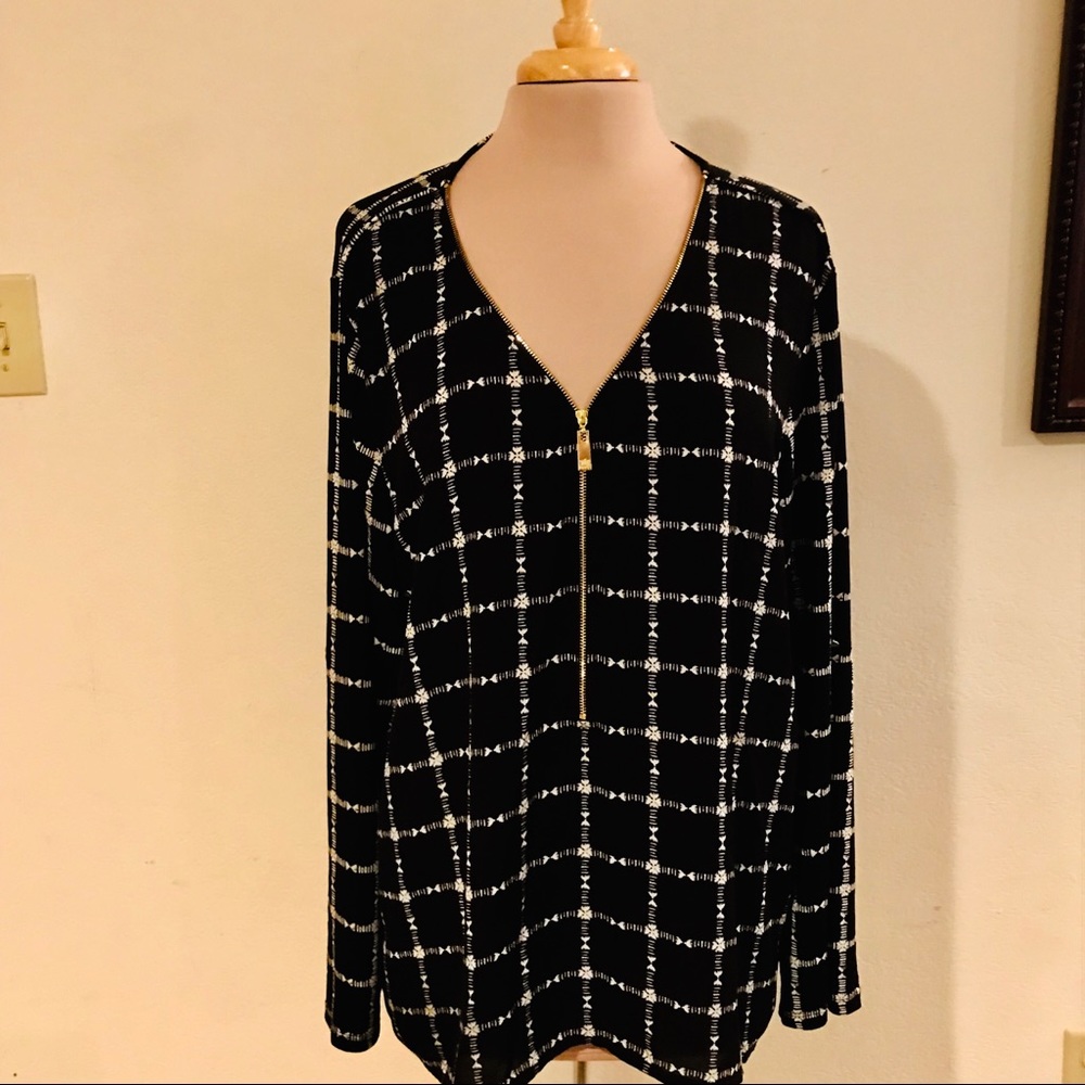 Casual black & white top